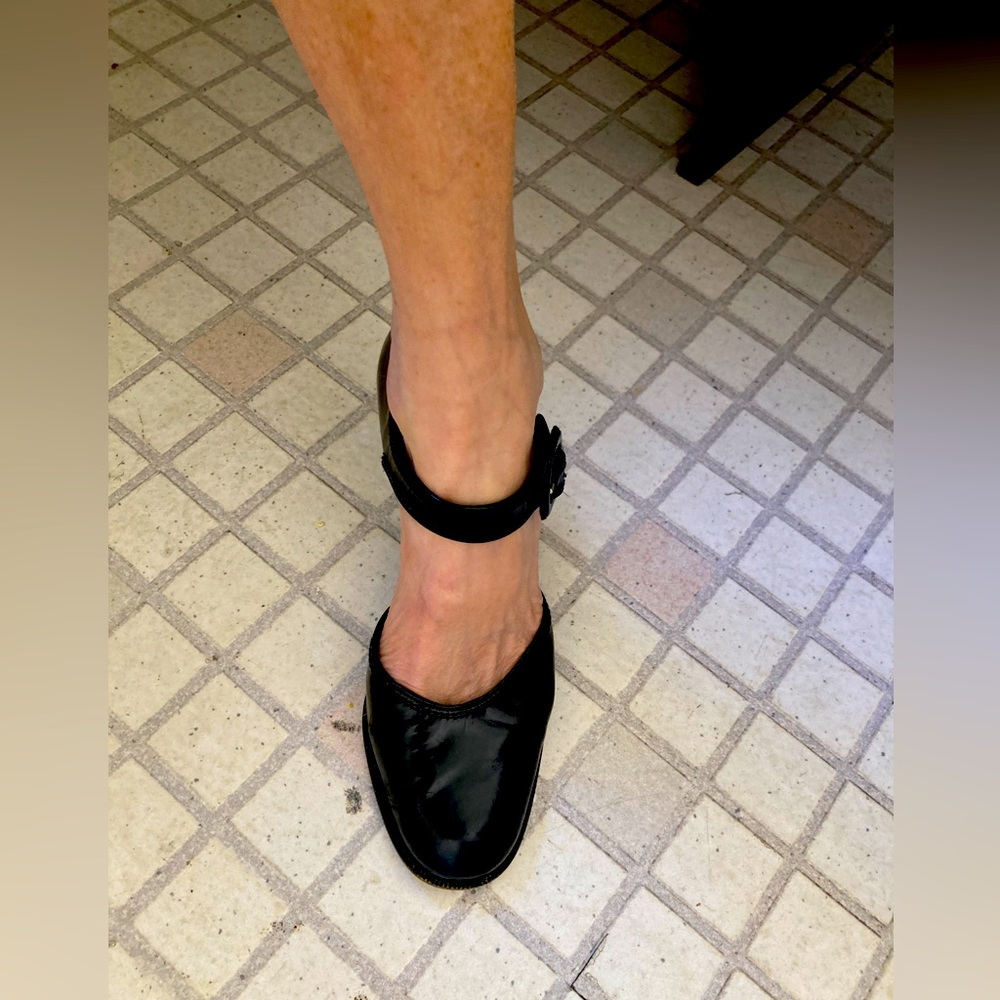 COPY - Dancer shoe  Mary Janes Stuart Weitzman bk leather  with 3 inch heel.